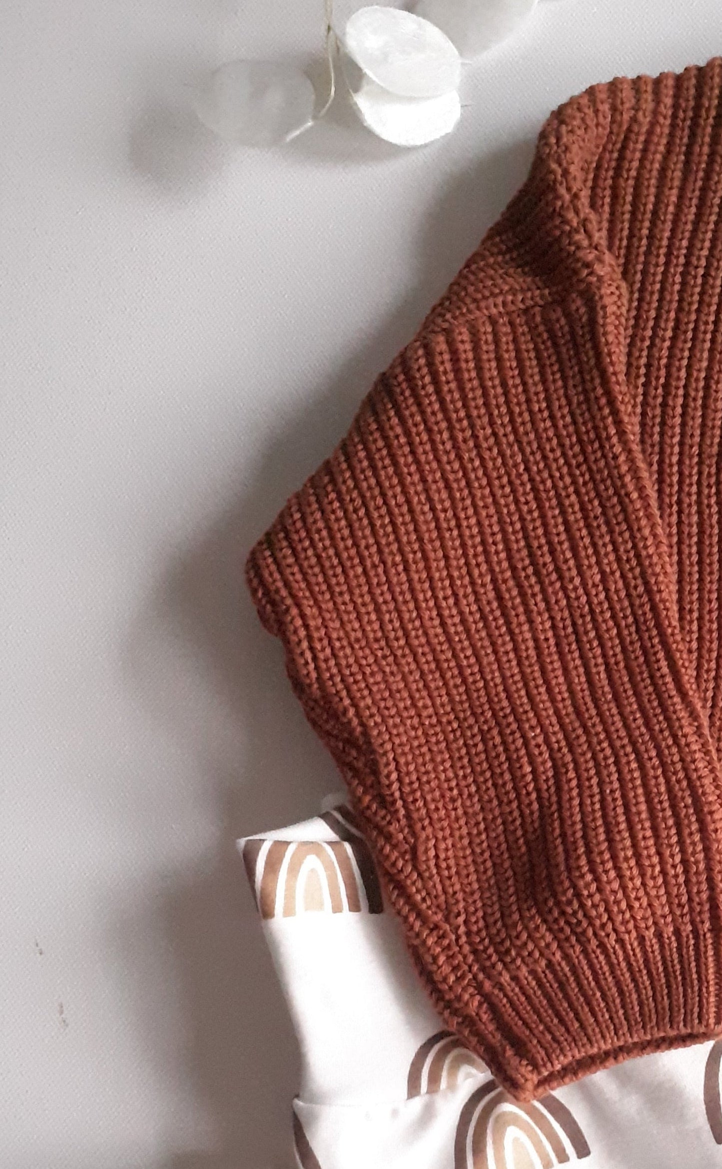 Knitted sweater nougat