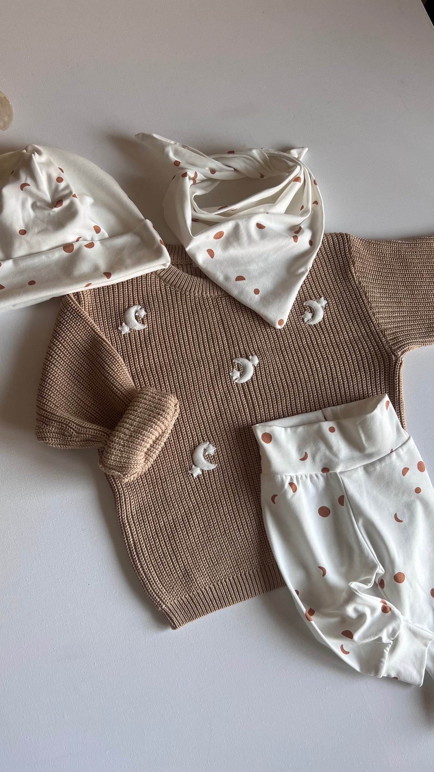 TO THE MOON AND BACK Strickpullover - Karamell