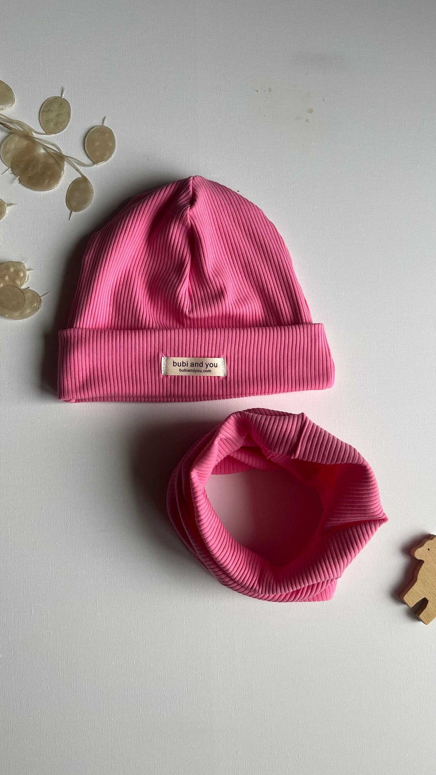 BEANIE MIT SCHAL- pink