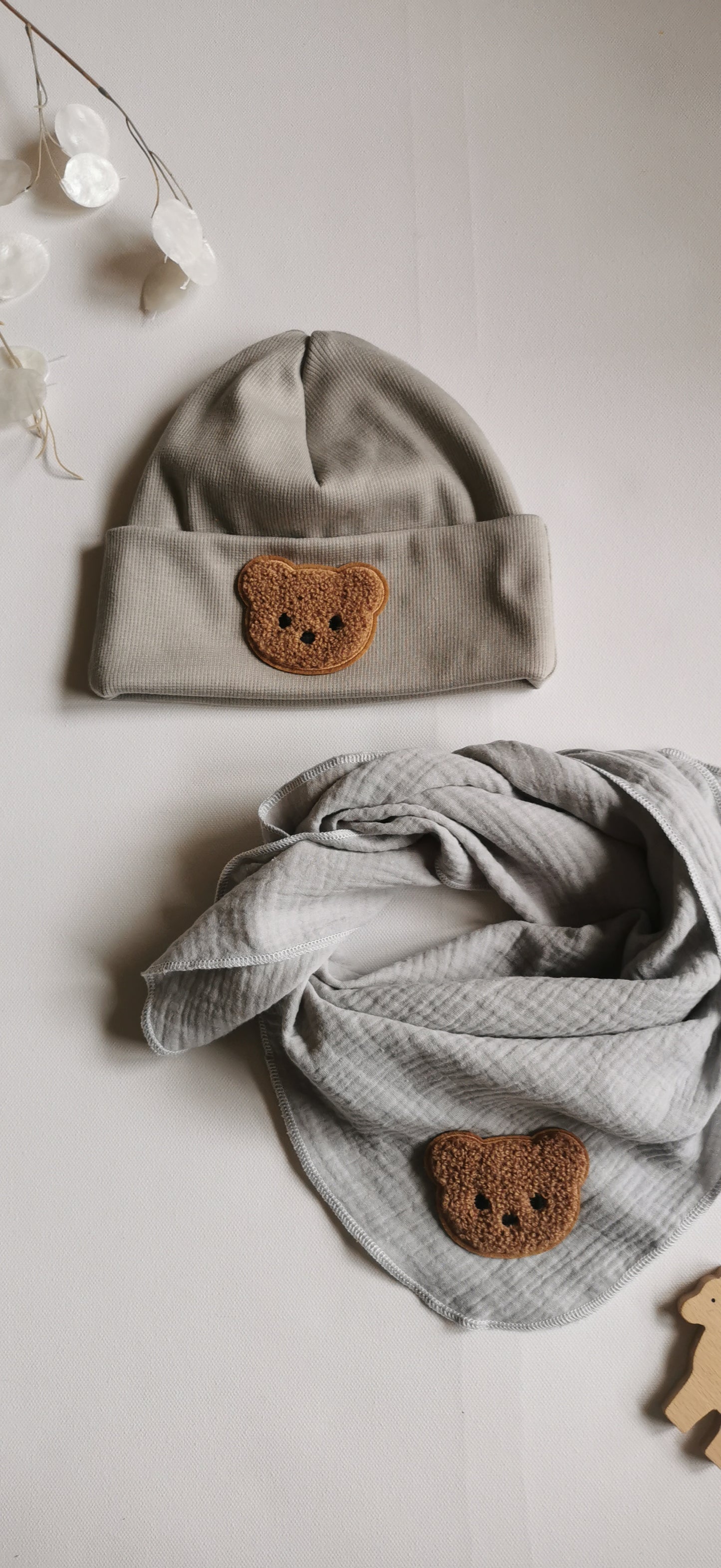 BÄRCHEN BEANIE MIT SCHAL- grau