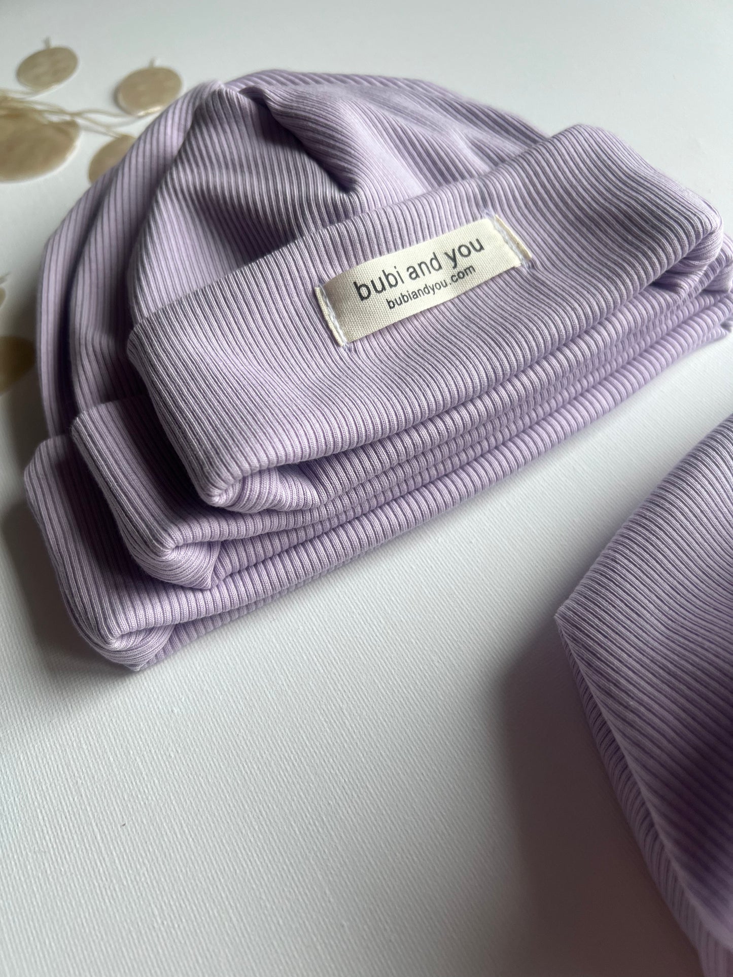 BEANIE MIT SCHAL- lila