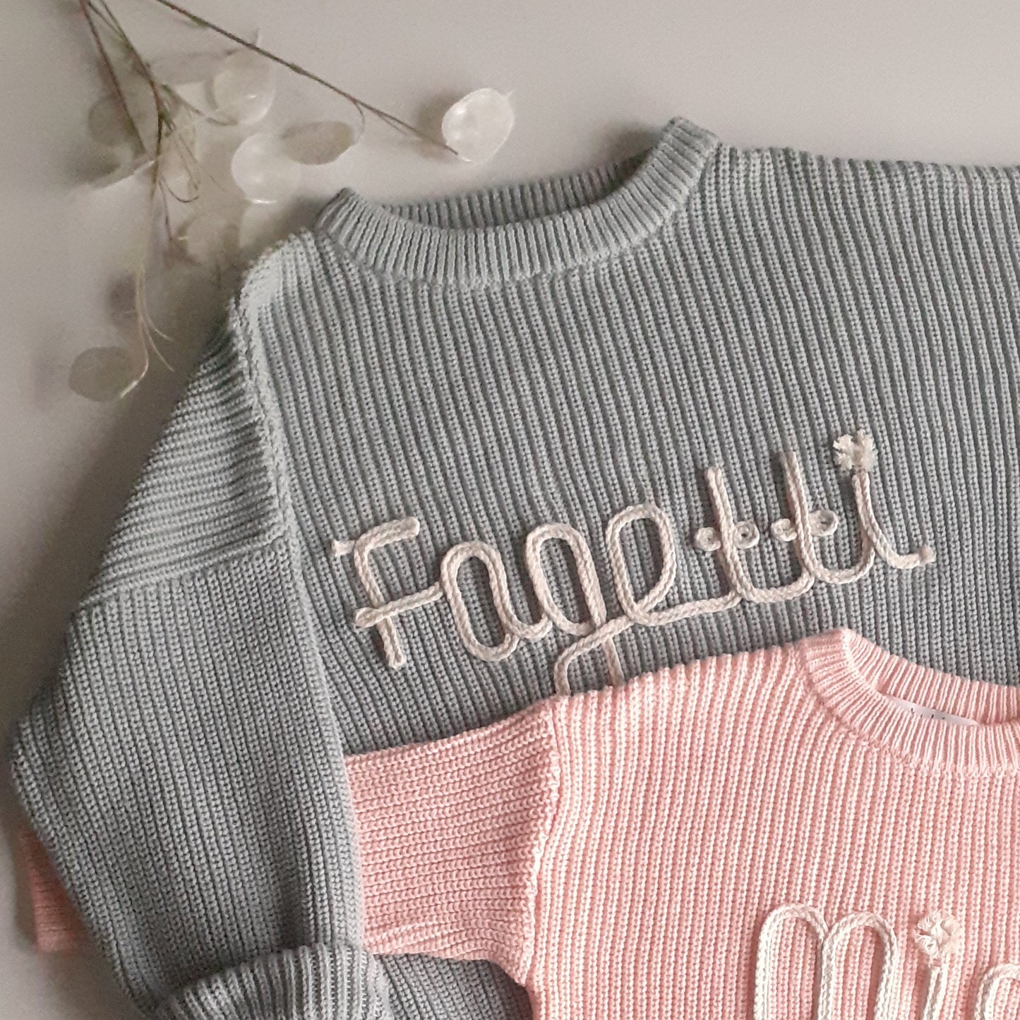 Personalisierter Pullover dusty blue