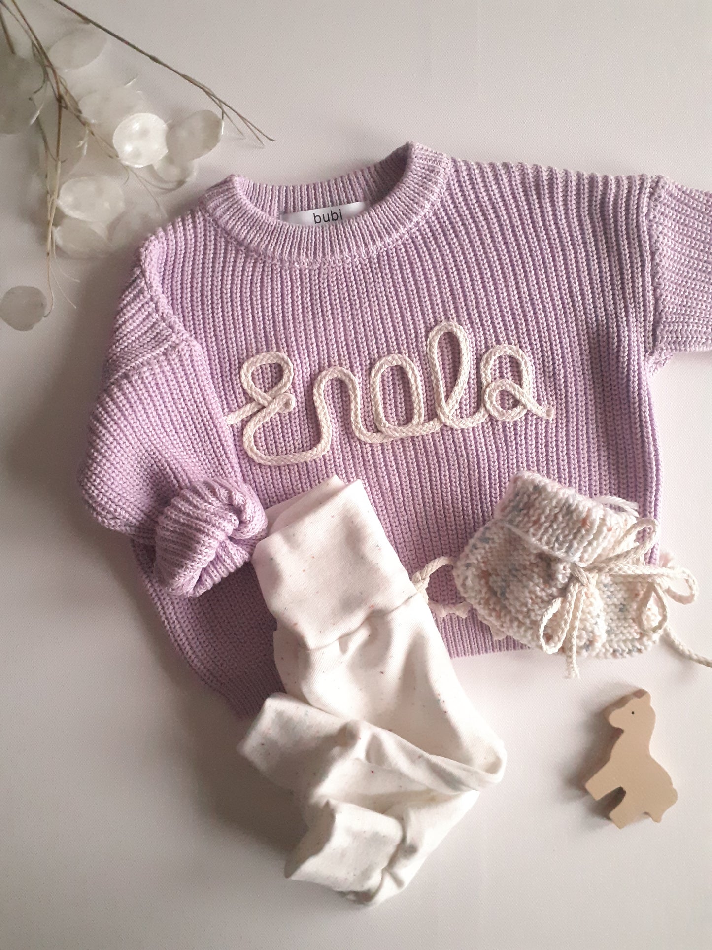 Personalisierter Baby- und Kinderpullover mit Namen, Motiv oder Wort, Namenspullover, Geschenk zur Geburt, Geburtstag, Taufe, lila