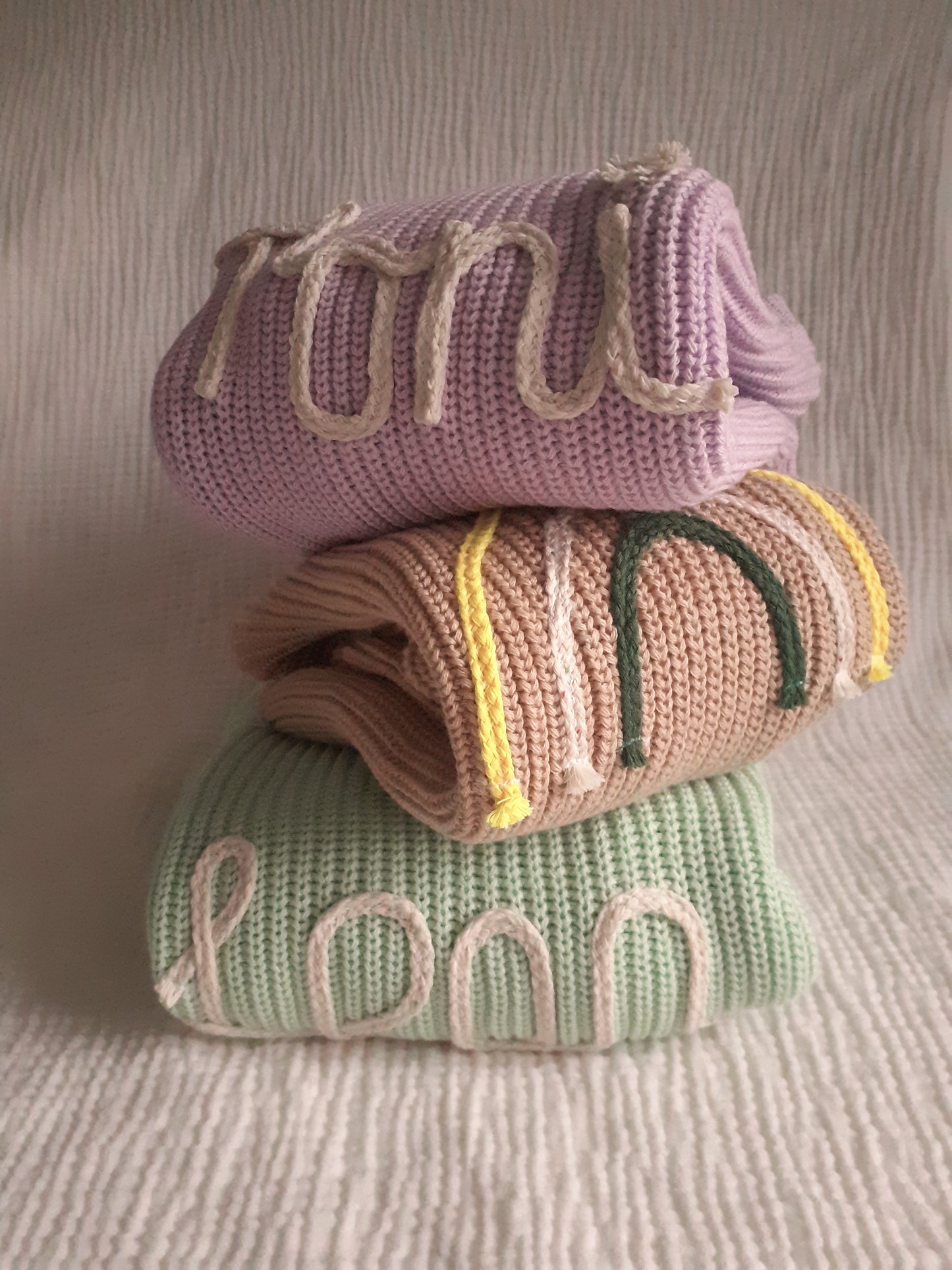 Personalisierter Baby- und Kinderpullover mit Namen, Motiv oder Wort, Namenspullover, Geschenk zur Geburt, Geburtstag, Taufe, mint