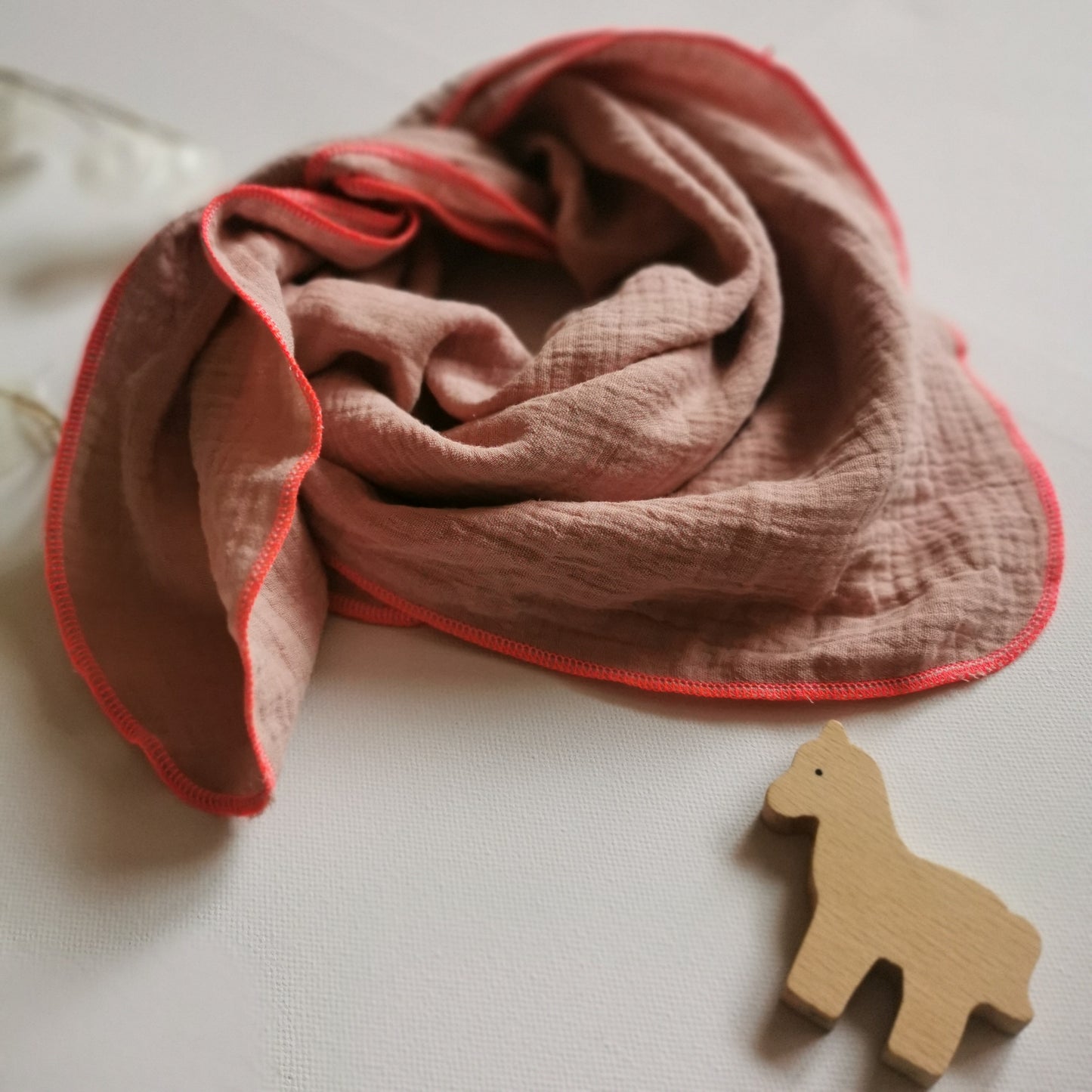 MUSLIN CLOTH - NEON PINK