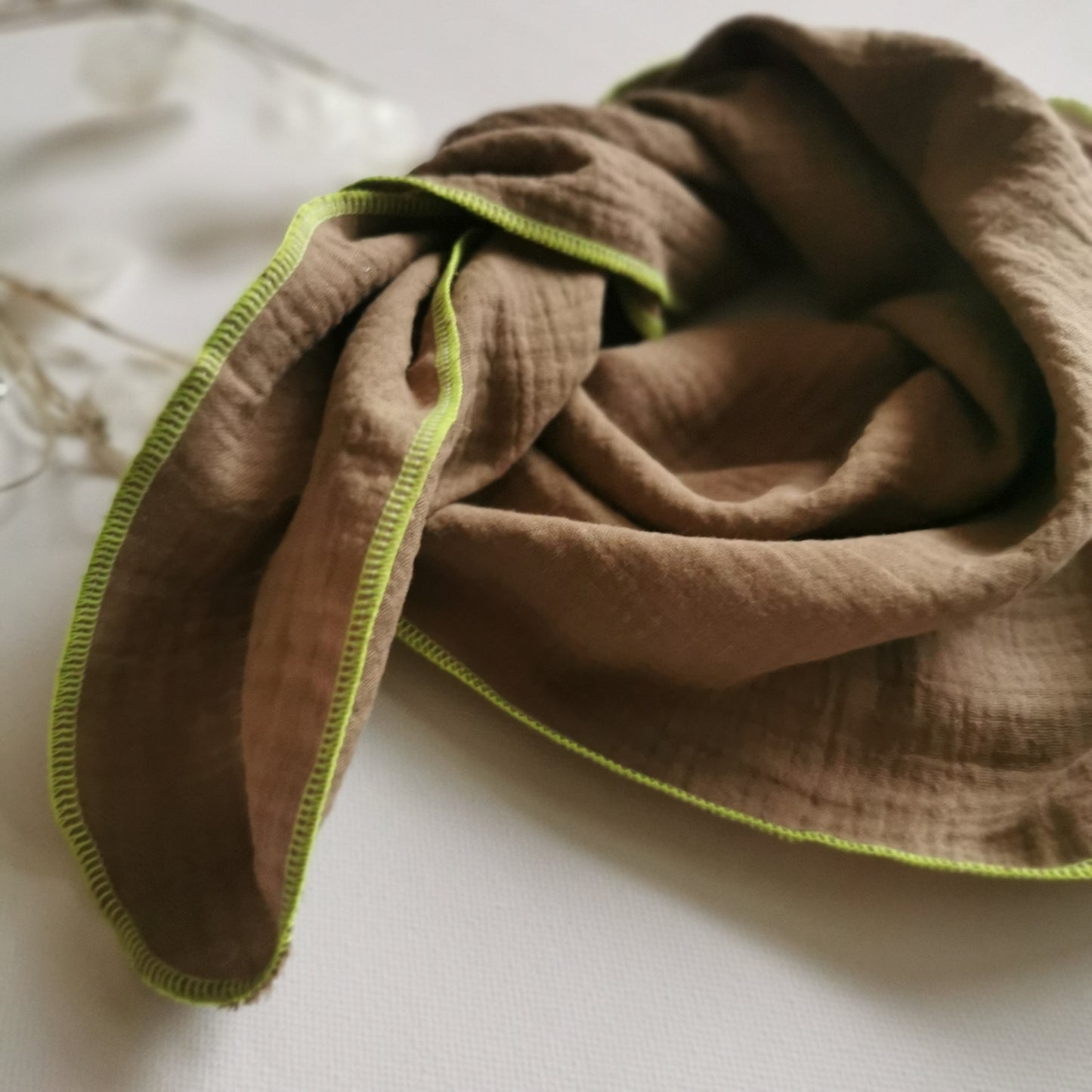 MUSSELIN TUCH - NEON TAUPE