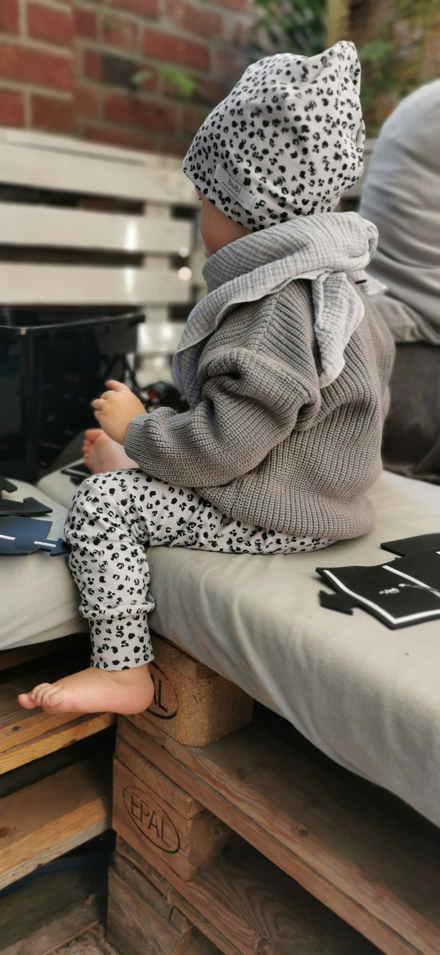 Personalisierter Pullover grau