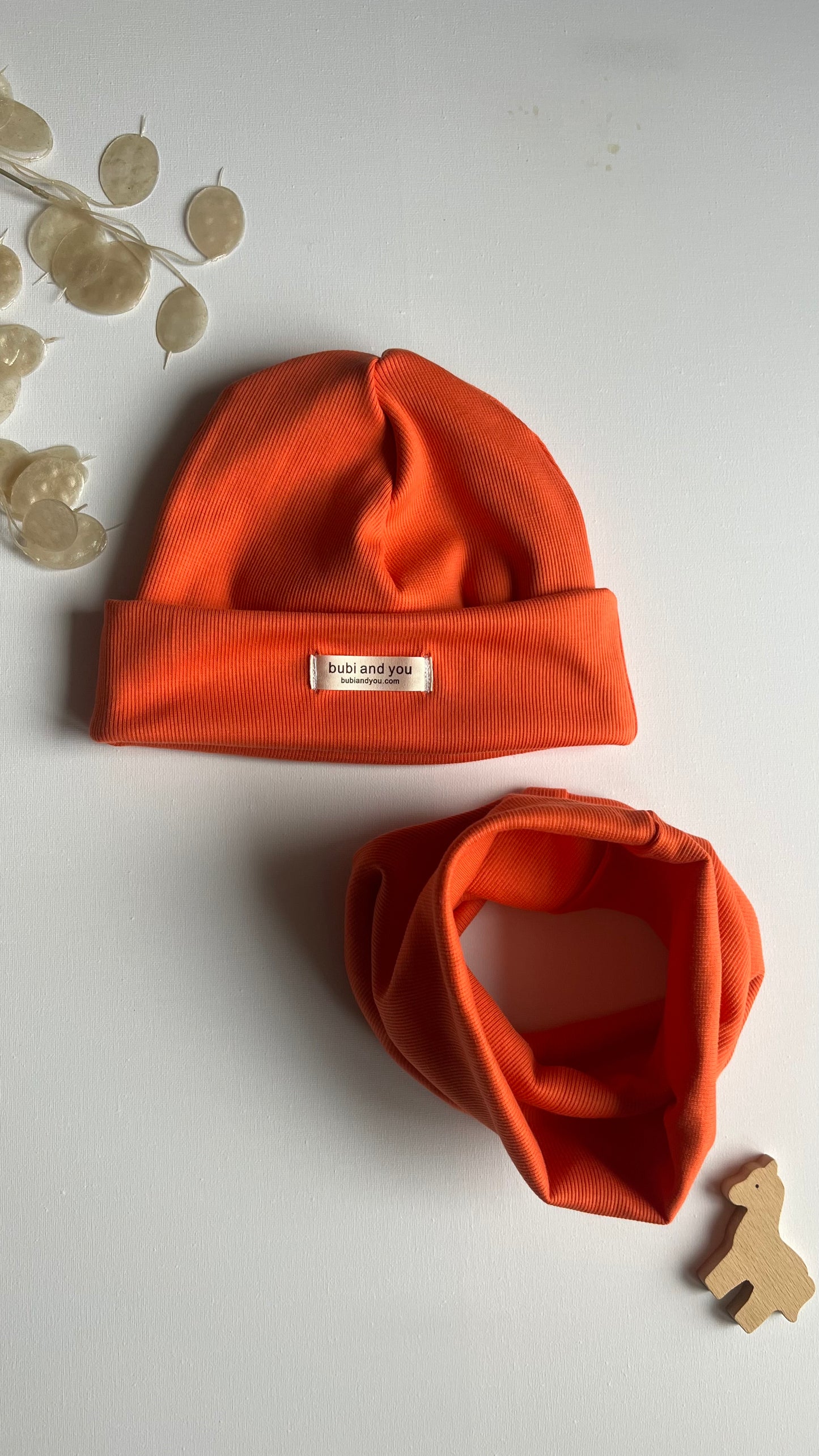 BEANIE MIT SCHAL- orange