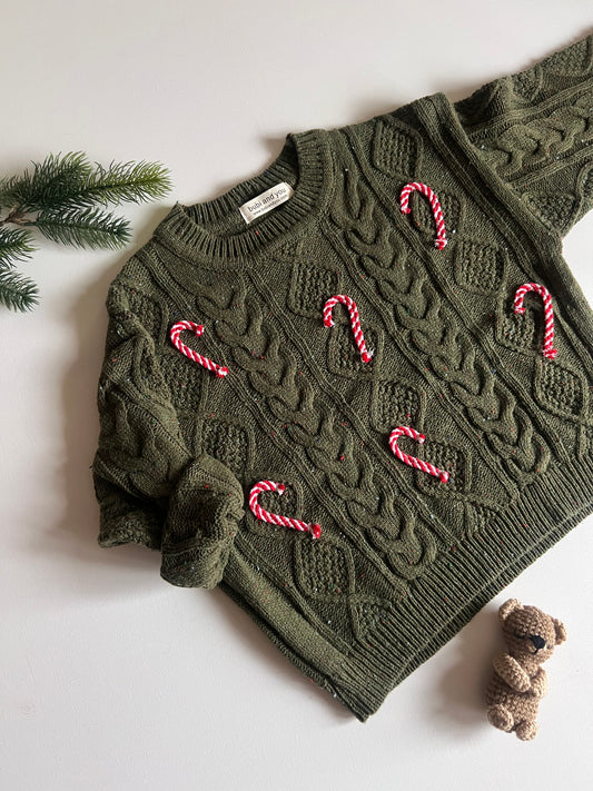 Weihnachts Kollektion - Strickpullover Zopfmuster waldgrün mit Zuckerstangen