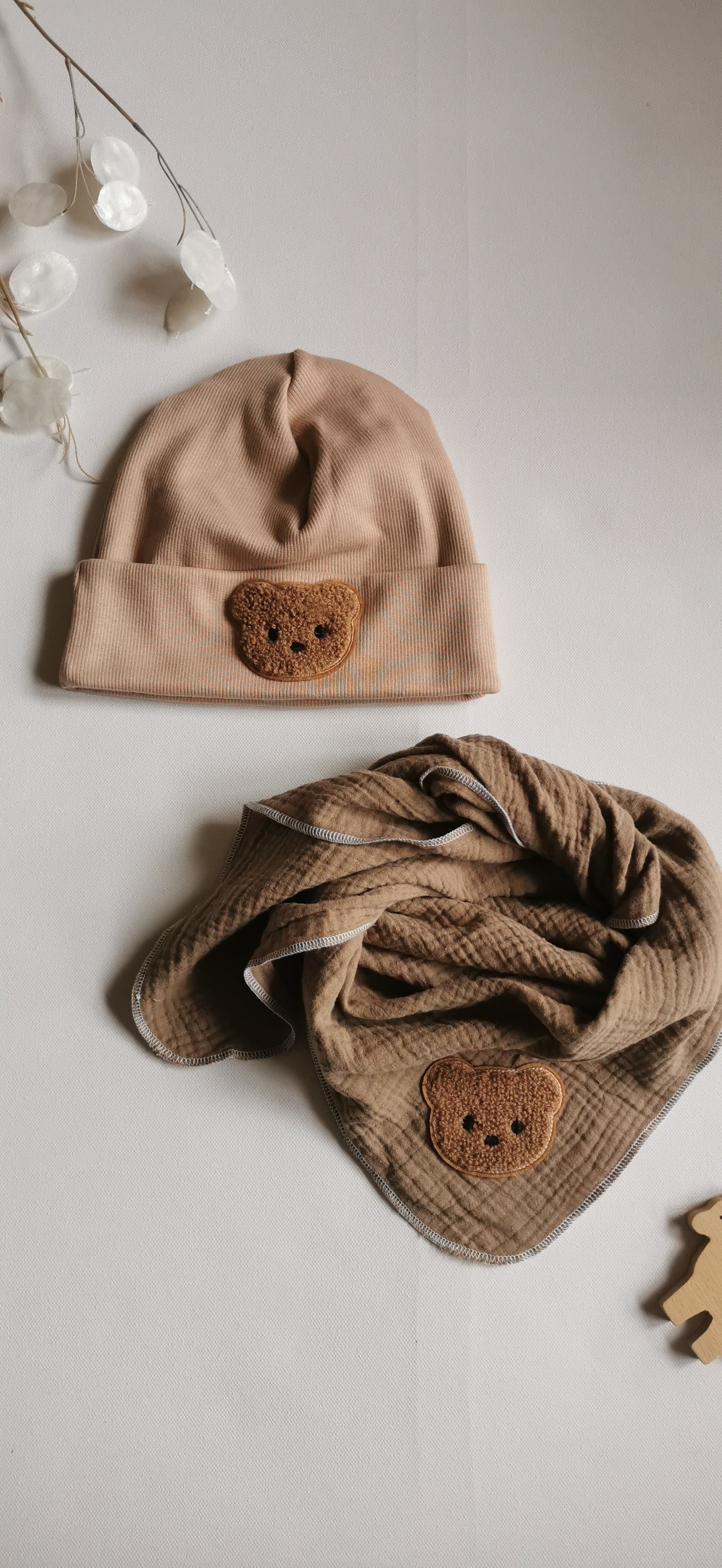 BÄRCHEN BEANIE MIT SCHAL- Taupe